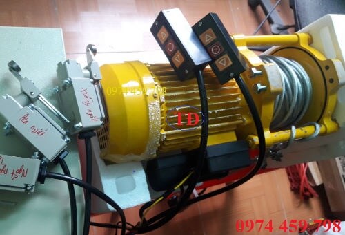 Tời nâng hàng dùng điện 220V Tời nâng hàng dùng điện 220V