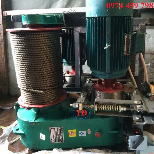 Tời điện mặt đất