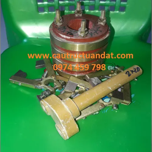 Cổ góp điện chổi than