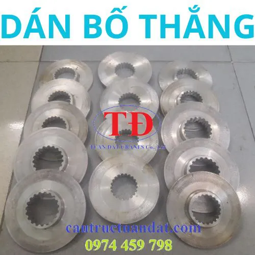 Dán bố thắng cầu trục