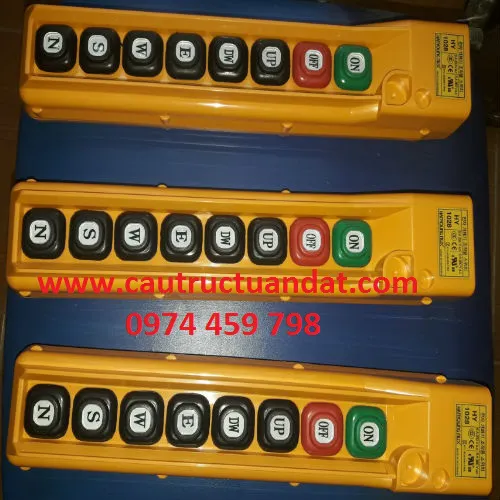 Tay bấm điều khiển cầu trục