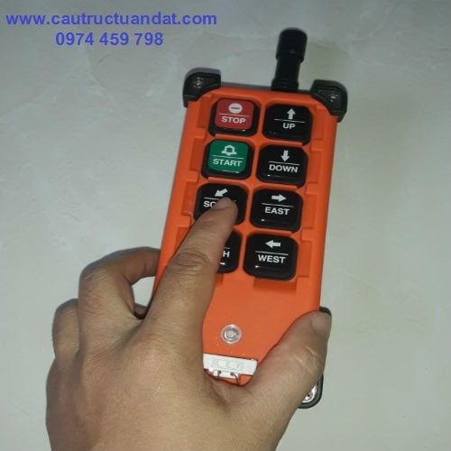 Tay bấm từ xa cầu trục