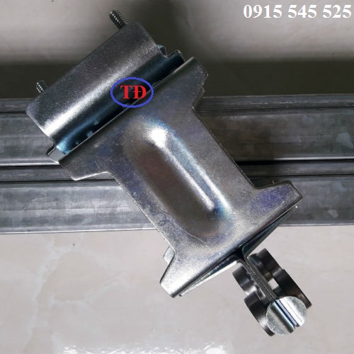 Con dẫn hướng máng C treo cáp cầu trục Con dẫn hướng máng C treo cáp cầu trục