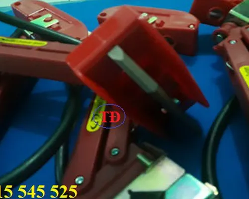 Chổi tiếp điện cầu trục CH7504 là gì?