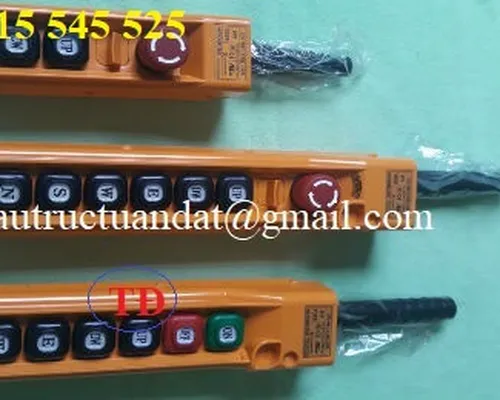 Tay điều khiển cầu trục là gì?