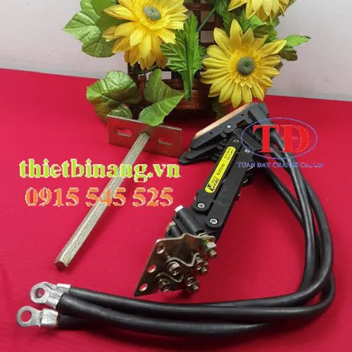 Tay lấy điện cầu trục 3P-100A Kyec