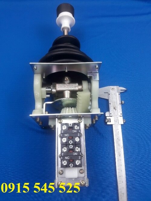 tay-trang-dieu-khien-2-huong-5-cap-toc-do tay-trang-dieu-khien-2-huong-5-cap-toc-do