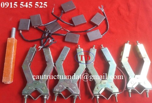 Than cổ góp điện 4 pha rãnh âm Than cổ góp điện 4 pha rãnh âm