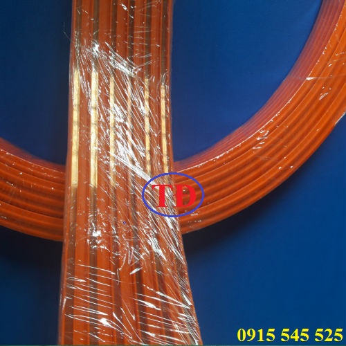 Hình ảnh 6 dây đồng của ray điện an toàn 6 pha đi song song Hình ảnh 6 dây đồng của ray điện an toàn 6 pha đi song song