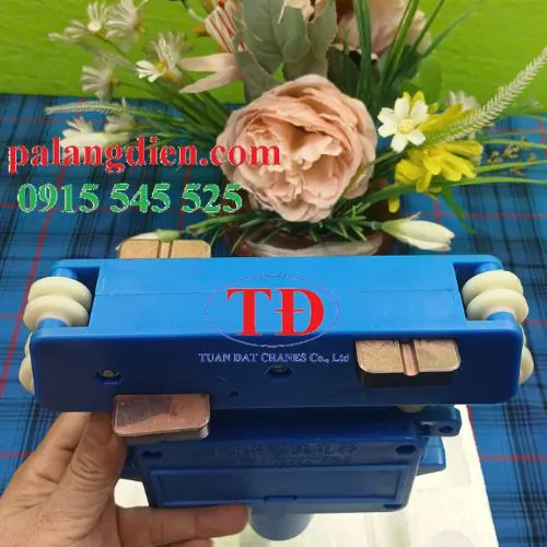 Chổi than model JD-4-100A