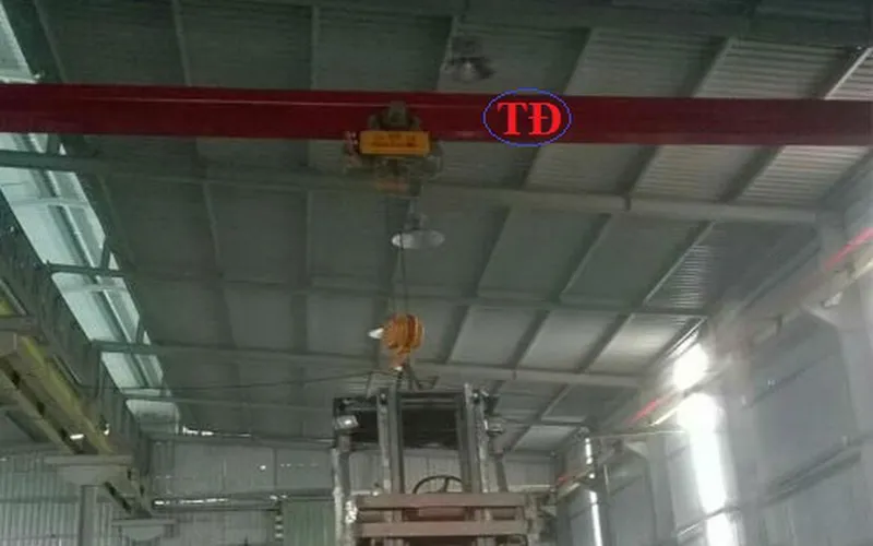 Các loại cầu trục thường dùng và thiết bị đi kèm