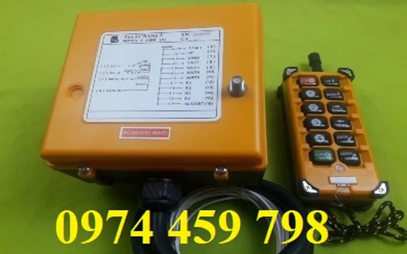 Điều khiển từ xa cầu trục Telecrance F23 BB là gì?