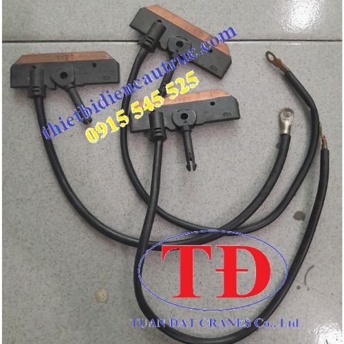 Chổi than lấy điện cầu trục 60A Kyec - Lợi ích và đặc biệt: Tiết kiệm chi phí, dễ dàng thay thế, công nghệ tiên tiến, độ bền cao. Chổi than lấy điện cầu trục 60A Kyec - Lợi ích và đặc biệt: Tiết kiệm chi phí, dễ dàng thay thế, công nghệ tiên tiến, độ bền cao.