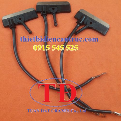 Chổi than lấy điện cầu trục 60A Kyec - Lợi ích và đặc biệt: Tiết kiệm chi phí, dễ dàng thay thế, công nghệ tiên tiến, độ bền cao. Chổi than lấy điện cầu trục 60A Kyec - Lợi ích và đặc biệt: Tiết kiệm chi phí, dễ dàng thay thế, công nghệ tiên tiến, độ bền cao.