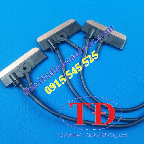 Chổi than lấy điện cầu trục 60A Kyec - Lợi ích và đặc biệt: Tiết kiệm chi phí, dễ dàng thay thế, công nghệ tiên tiến, độ bền cao. Chổi than lấy điện cầu trục 60A Kyec - Lợi ích và đặc biệt: Tiết kiệm chi phí, dễ dàng thay thế, công nghệ tiên tiến, độ bền cao.