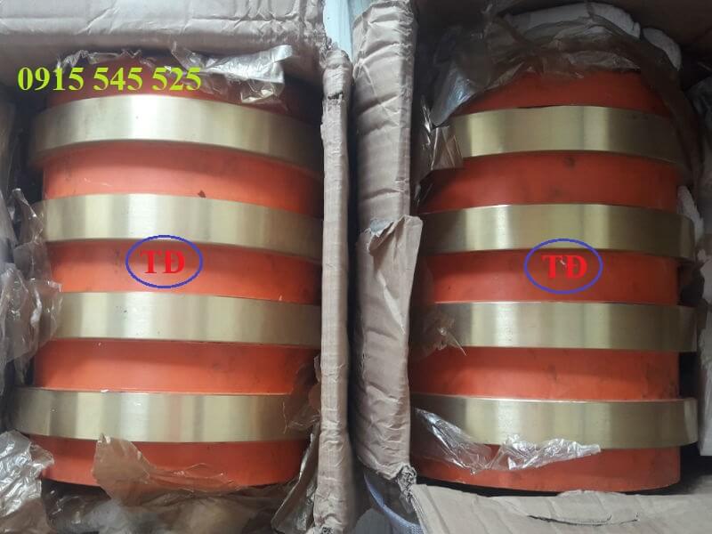 Cổ góp điện 4 pha trục 140 Cổ góp điện 4 pha trục 140