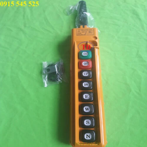 Tay bấm điều khiển cầu trục có dây HY - 1028 Tay bấm điều khiển cầu trục có dây HY - 1028