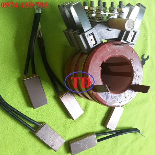 Cổ góp điện 3 cực