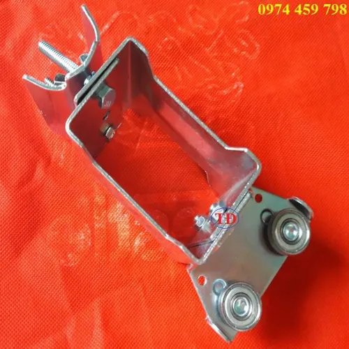 Con dẫn hướng ray C cầu trục