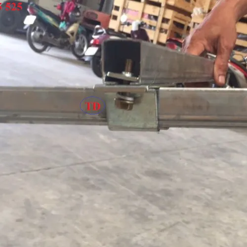 Ray C dẫn cáp cầu trục