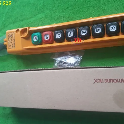 Tay bấm điều khiển cầu trục có dây HY-1028