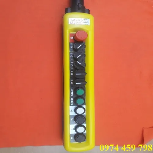 Tay bấm điều khiển cầu trục nhiều chức năng Schneider