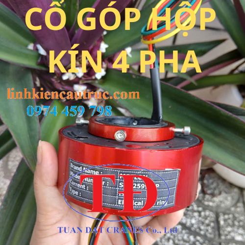 vanh-gop-dien-dang-kin-4-pha-srh-2578-4p Vành góp điện dạng kín 4 pha SRH 2578-4P cũng có thể gọi là Cổ góp điện hộp kín 4 pha được cấu tạo bởi 4 vành đồng chồng lên nhau, tượng trưng cho 4 pha dẫn điện. Lớp vỏ bọc cách điện bên ngoài giúp tăng cường độ dòng điện an toàn là 15A.