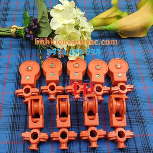 rong-roc-nhua-treo-cap rong-roc-nhua-treo-cap