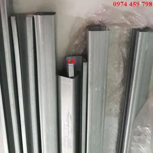 Ray C dẫn điện cầu trục