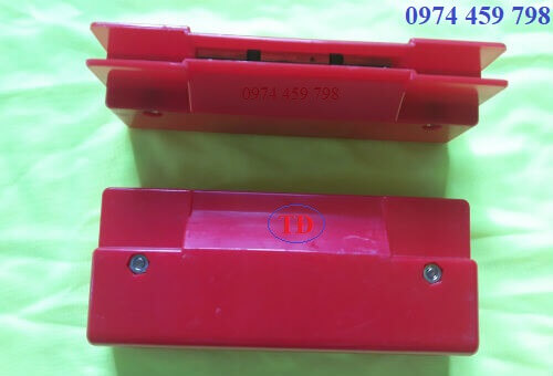 Hộp nối ray điện an toàn cầu trục loại 1 pha có model CH1070. Hộp nối ray điện an toàn cầu trục loại 1 pha có model CH1070.