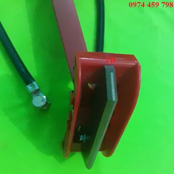 Tay lấy điện cầu trục 1P 200A CH7504