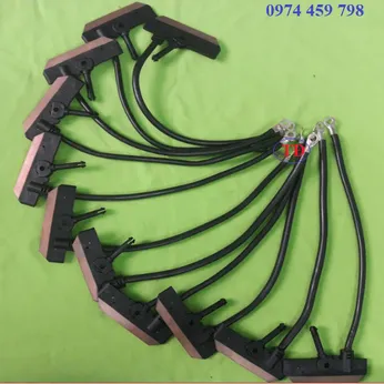 Than tay lấy điện cầu trục