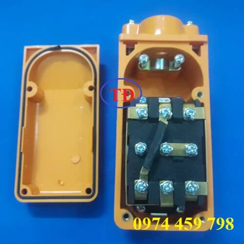 Nút bấm điều khiển động cơ không qua tủ điều khiển Nút bấm điều khiển động cơ không qua tủ điều khiển