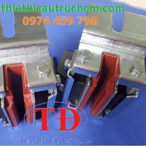 Guốc trượt ray thang máy T78