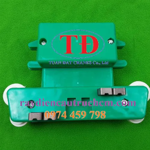 Chổi hộp xanh 8 cực cho ray hợp kín