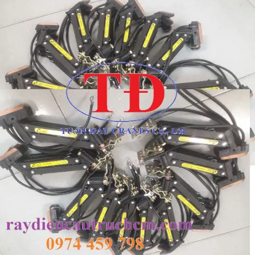 Tay lấy điện cầu trục 3P-30A Kyec
