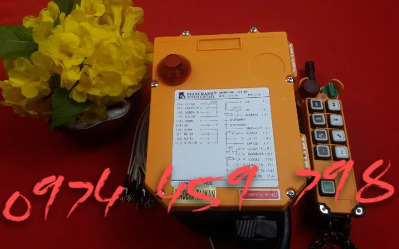 Điều khiển từ xa F24-8D là gì?