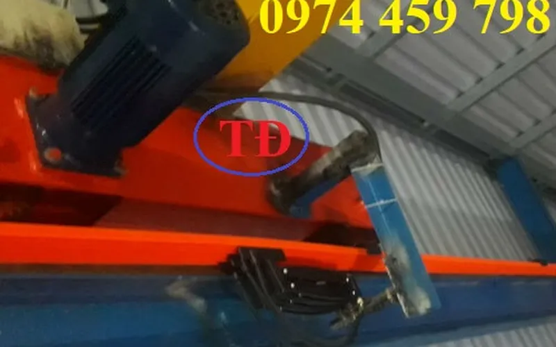 Ray điện an toàn cầu truc giá rẻ
