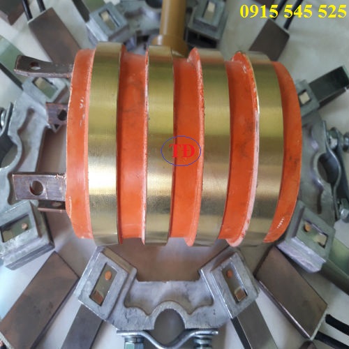 Cổ góp điện 4 pha Cổ góp điện 4 pha