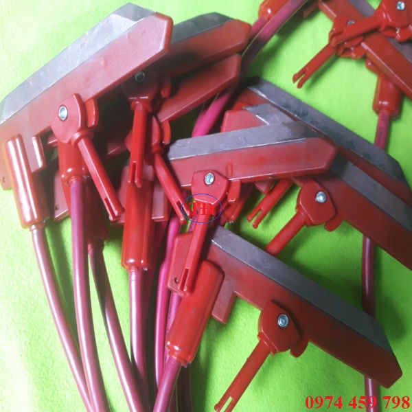 Than chổi tiếp điện cầu trục 3P 100A Than chổi tiếp điện cầu trục 3P 100A