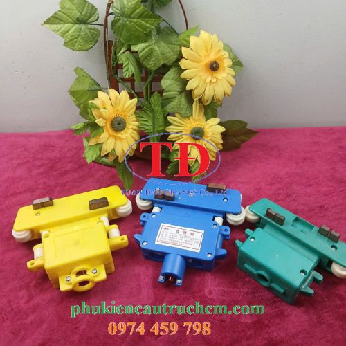 Chổi tiếp điện ray hộp kín model JD-4-100A