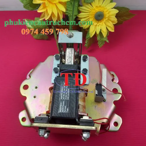 Cuộn hút Solenoid Hitachi AS-501-AN714 CON 8N 7KG