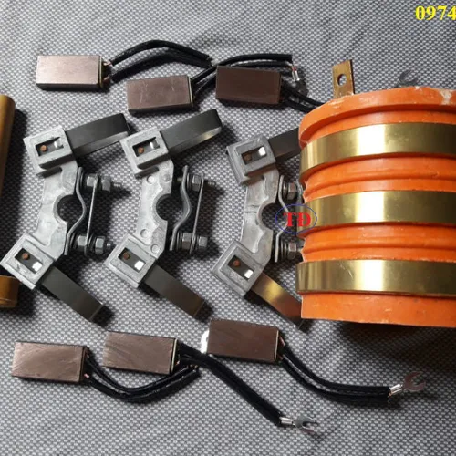 Cái cổ góp điện YZR160