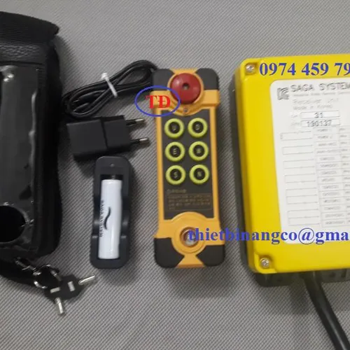 Điều khiển từ xa dùng pin sạc Saga
