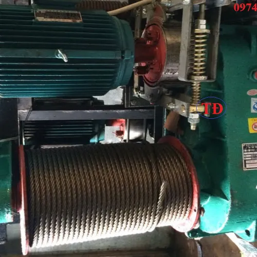 Tời điện mặt đất