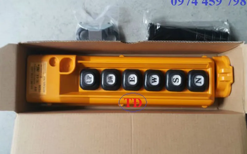 Nút bấm điều khiển cầu trục HY-1026BB là gì?