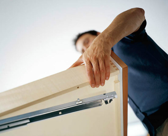 Thanh ray trượt đúng chuẩn dễ dàng tháo lắp, dễ sử dụng Thanh ray trượt đúng chuẩn dễ dàng tháo lắp, dễ sử dụng