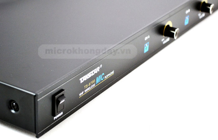 Micro-khong-day-Takstar-TS6700HH