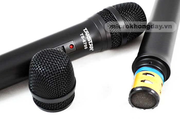 Micro-khong-day-Takstar-TS6700HH