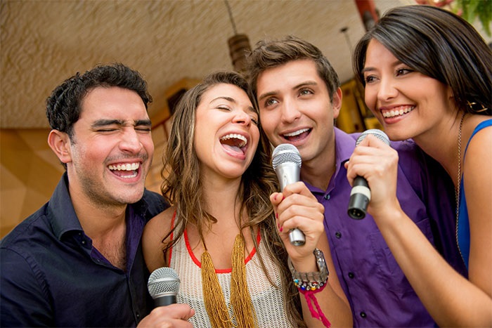 micro hát karaoke